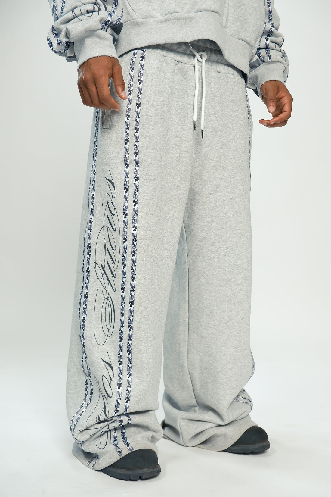 KAIRO SWEATS